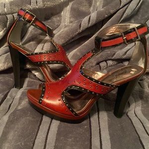 Carlos Santa Heels